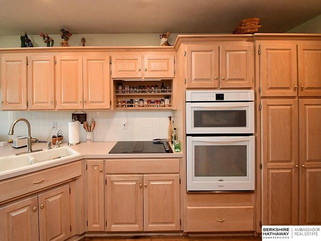 10012 S 172nd Circle, Omaha, NE 68136