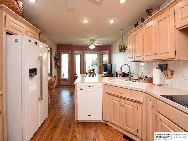 10012 S 172nd Circle, Omaha, NE 68136