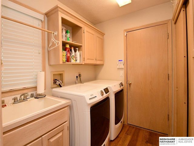 10012 S 172nd Circle, Omaha, NE 68136