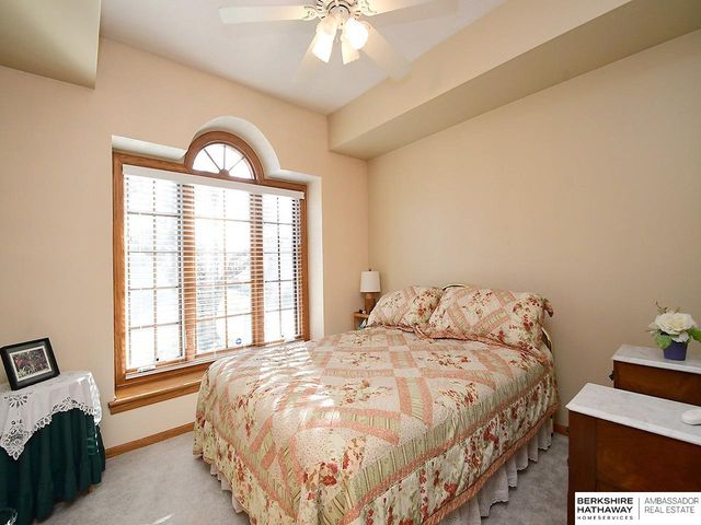 10012 S 172nd Circle, Omaha, NE 68136