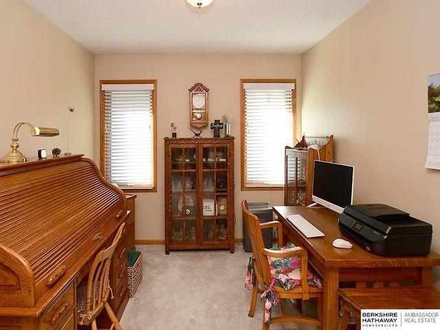 10012 S 172nd Circle, Omaha, NE 68136