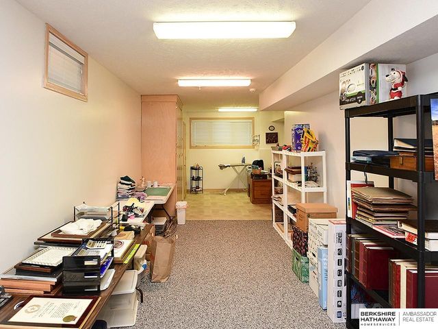 10012 S 172nd Circle, Omaha, NE 68136