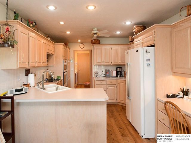 10012 S 172nd Circle, Omaha, NE 68136