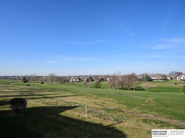 10012 S 172nd Circle, Omaha, NE 68136