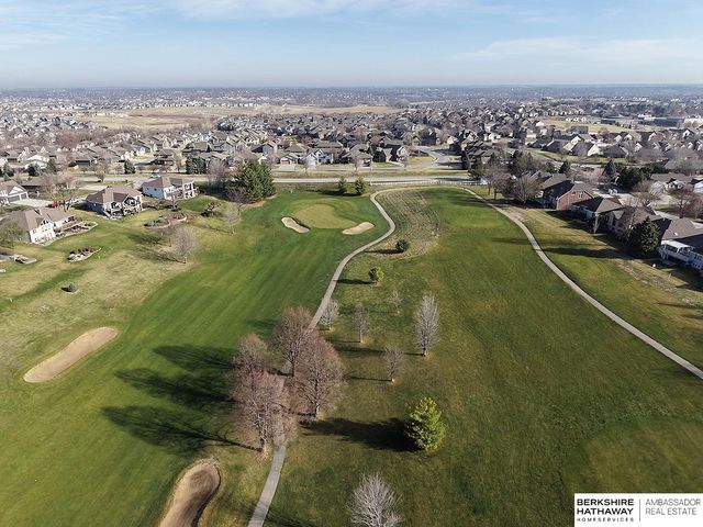 10012 S 172nd Circle, Omaha, NE 68136