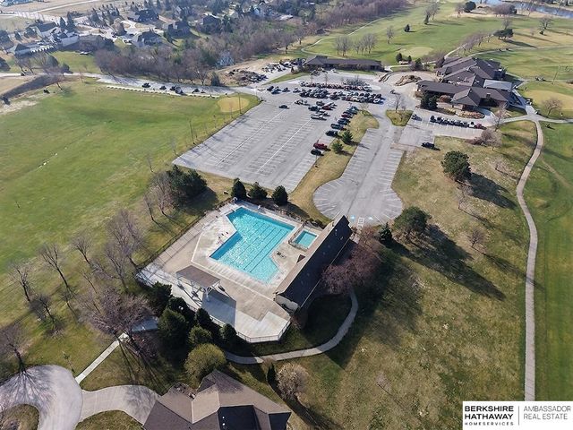 10012 S 172nd Circle, Omaha, NE 68136