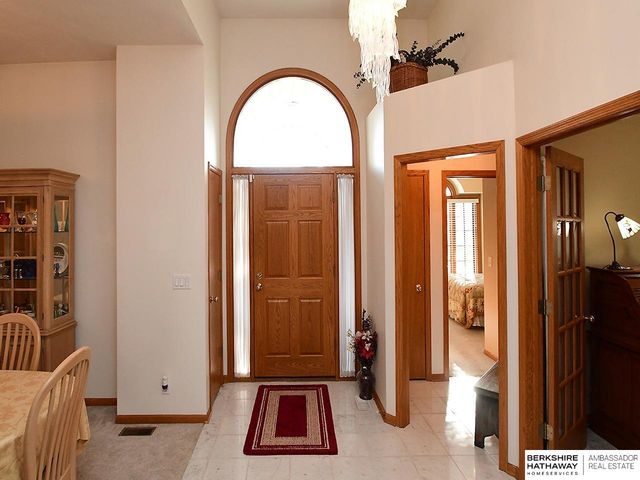 10012 S 172nd Circle, Omaha, NE 68136