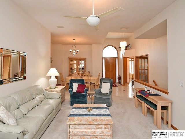 10012 S 172nd Circle, Omaha, NE 68136