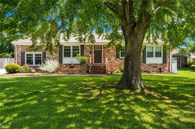 72 Arden DR, Newport News, VA 23601
