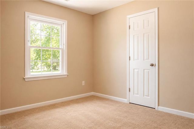 72 Arden DR, Newport News, VA 23601