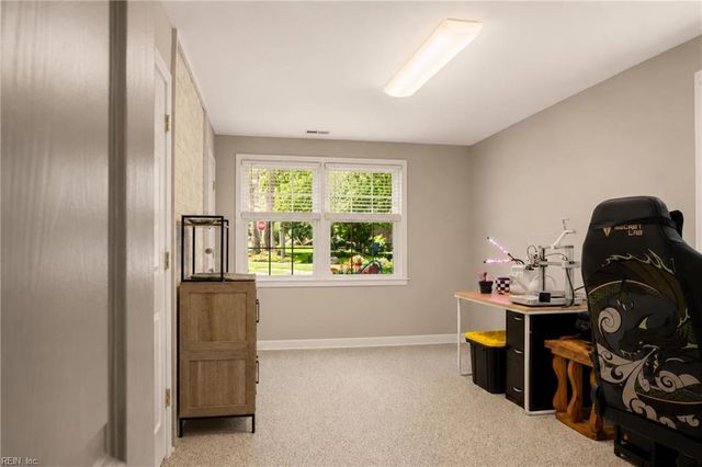 72 Arden DR, Newport News, VA 23601