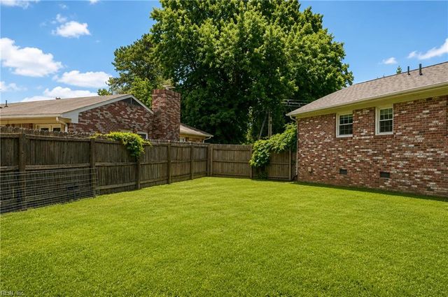 72 Arden DR, Newport News, VA 23601