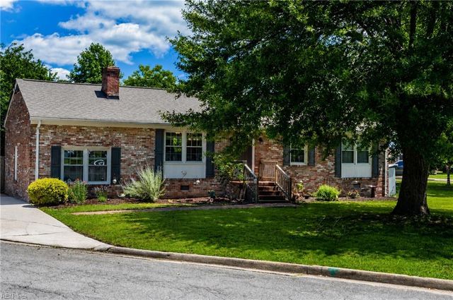 72 Arden DR, Newport News, VA 23601