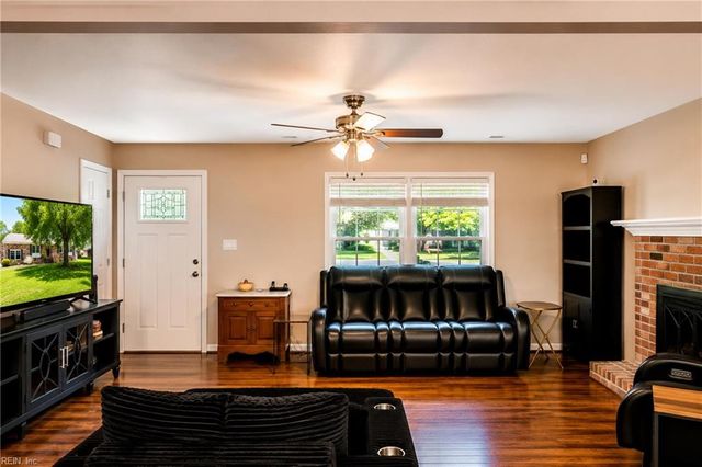 72 Arden DR, Newport News, VA 23601