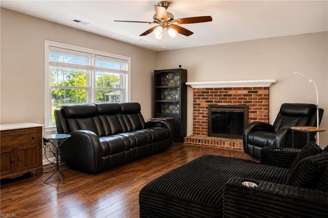 72 Arden DR, Newport News, VA 23601