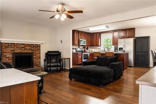 72 Arden DR, Newport News, VA 23601