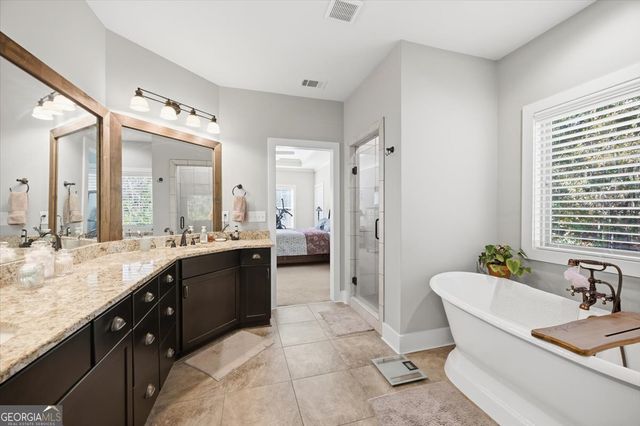 217 Crescent Drive, Forsyth, GA 31029