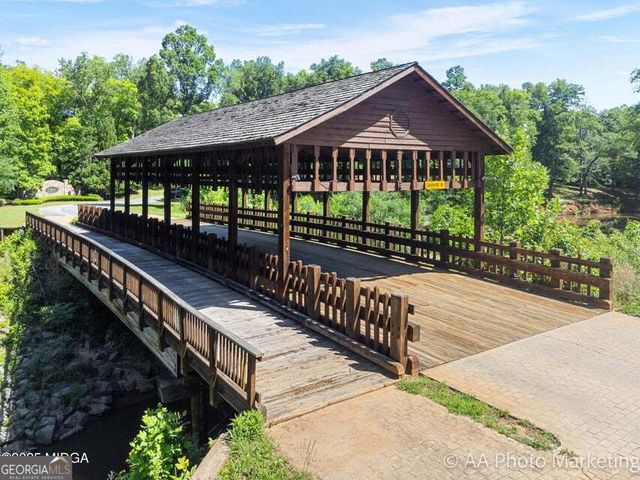 217 Crescent Drive, Forsyth, GA 31029