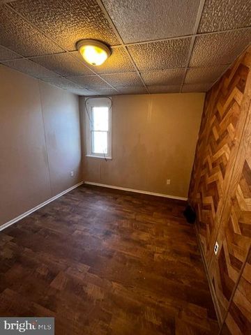 1037 COTTON ST, Reading, PA 19602