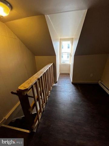1037 COTTON ST, Reading, PA 19602