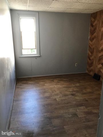1037 COTTON ST, Reading, PA 19602