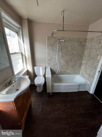 1037 COTTON ST, Reading, PA 19602