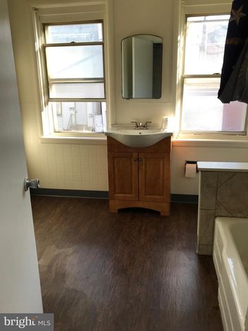 1037 COTTON ST, Reading, PA 19602