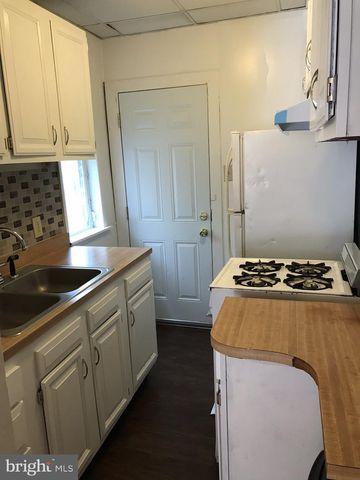1037 COTTON ST, Reading, PA 19602