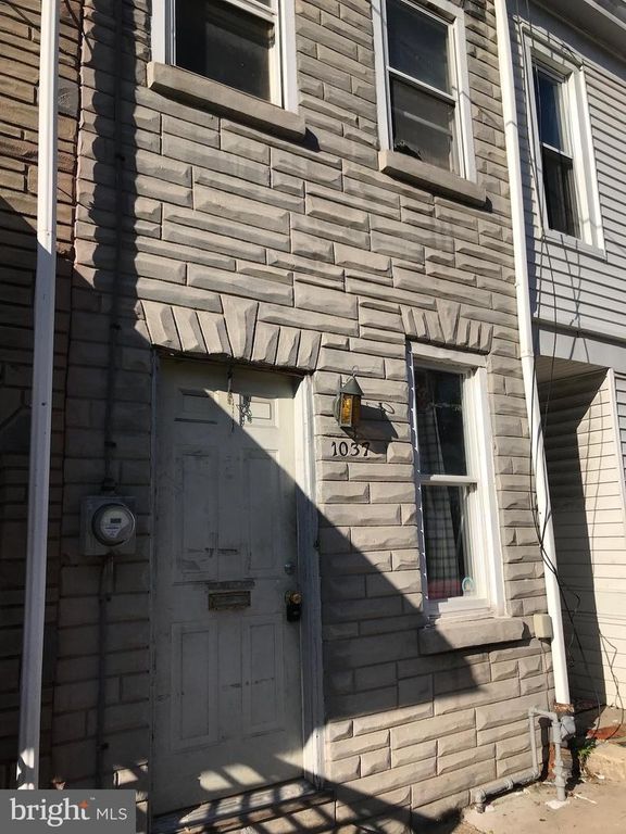 1037 COTTON ST, Reading, PA 19602