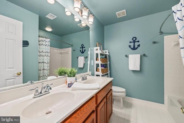 24662 KINGS CANYON SQ, Aldie, VA 20105