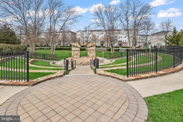 24662 KINGS CANYON SQ, Aldie, VA 20105