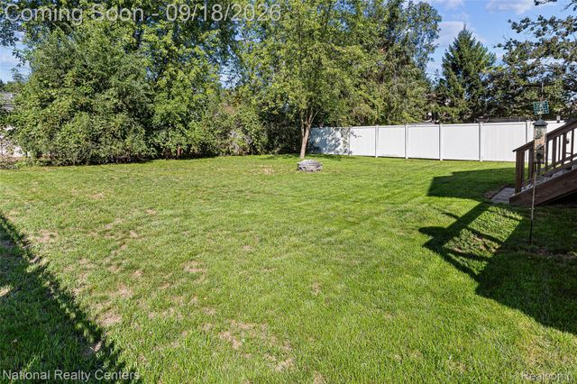 2414 Harrison Avenue, Rochester Hills, MI 48307