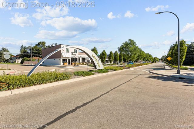 2414 Harrison Avenue, Rochester Hills, MI 48307