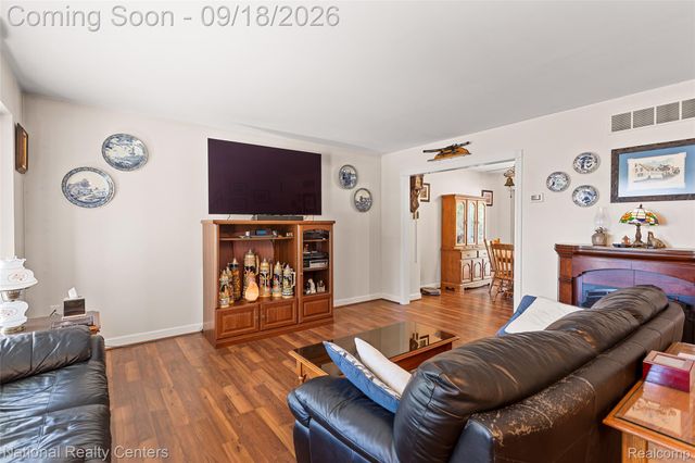 2414 Harrison Avenue, Rochester Hills, MI 48307
