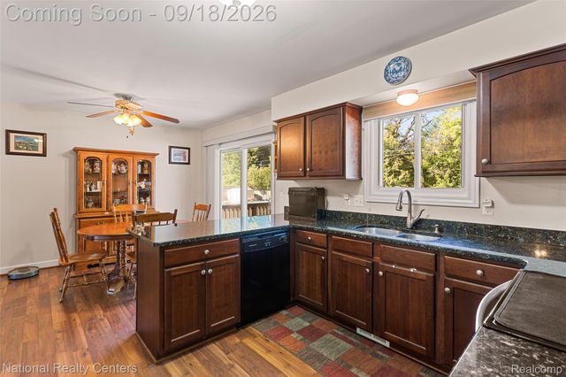 2414 Harrison Avenue, Rochester Hills, MI 48307