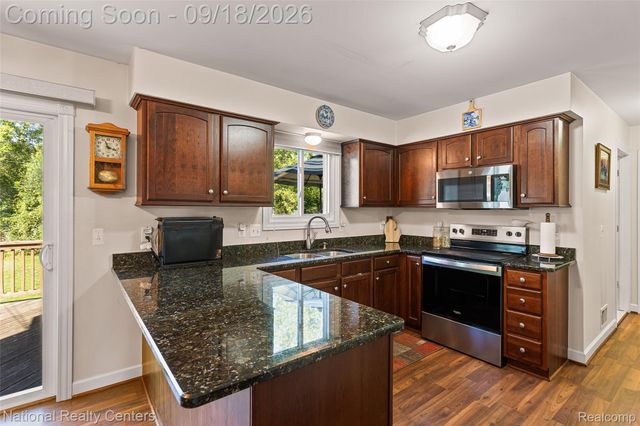 2414 Harrison Avenue, Rochester Hills, MI 48307