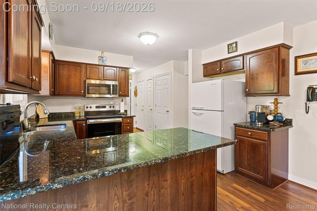 2414 Harrison Avenue, Rochester Hills, MI 48307