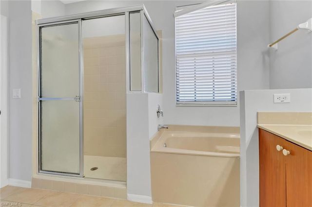 15243 Summit Place CIR 247, Naples, FL 34119