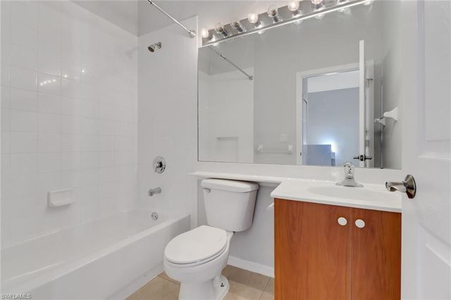 15243 Summit Place CIR 247, Naples, FL 34119