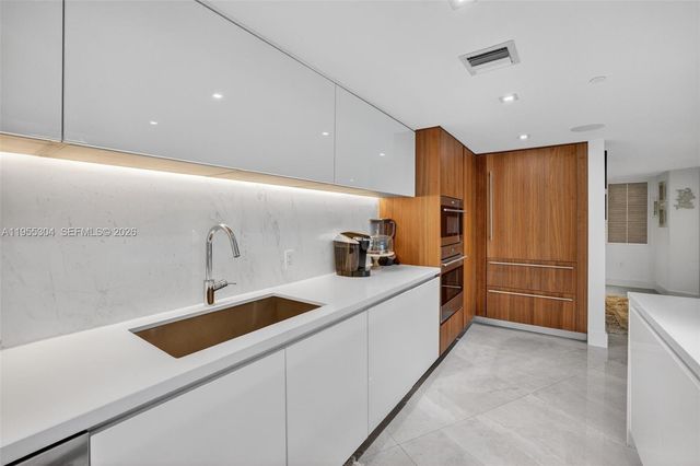 701 N Fort Lauderdale Beach Blvd 114, Fort Lauderdale, FL 33304