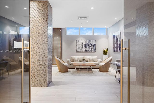 701 N Fort Lauderdale Beach Blvd 114, Fort Lauderdale, FL 33304