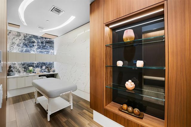 701 N Fort Lauderdale Beach Blvd 114, Fort Lauderdale, FL 33304