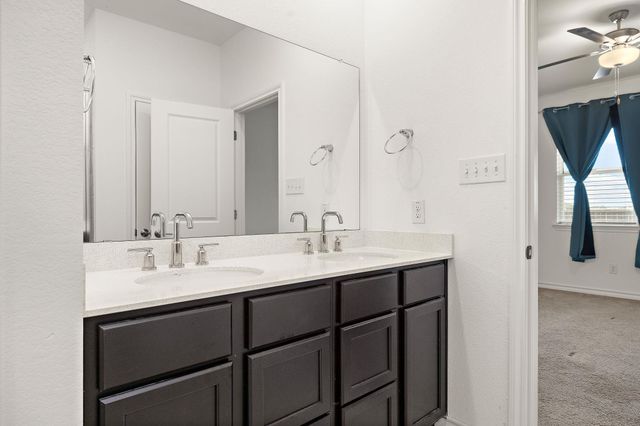129 Adeline RD, Hutto, TX 78634