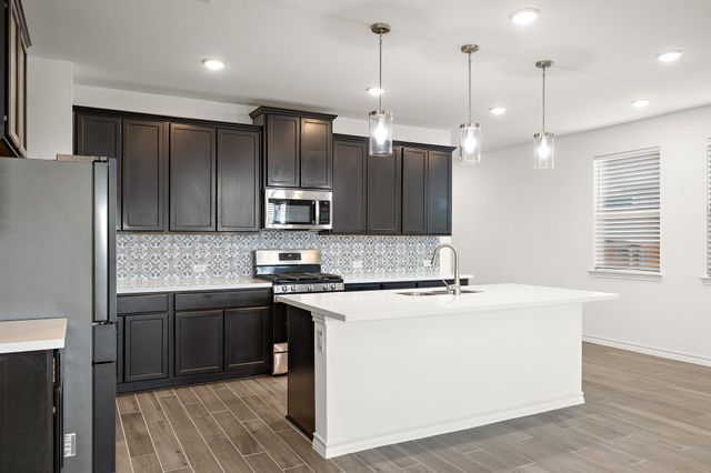 129 Adeline RD, Hutto, TX 78634