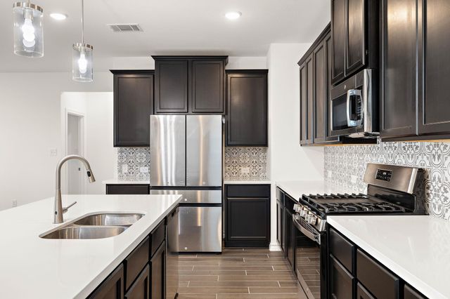129 Adeline RD, Hutto, TX 78634