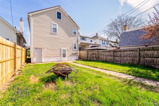 39 W Westfield Street, Ecorse, MI 48229