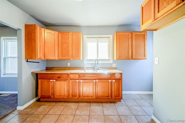 39 W Westfield Street, Ecorse, MI 48229