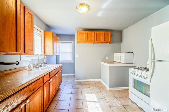 39 W Westfield Street, Ecorse, MI 48229