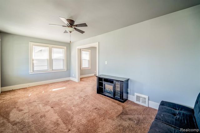 39 W Westfield Street, Ecorse, MI 48229