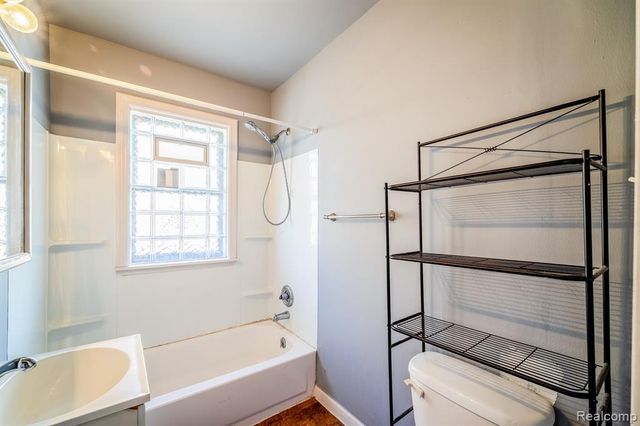 39 W Westfield Street, Ecorse, MI 48229